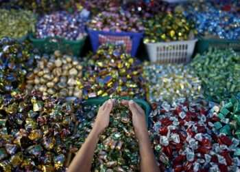 אני כבר יודעת שבמוצאי שמחת תורה אקבל לפחות הודעת ווטסאפ נוזפת אחת