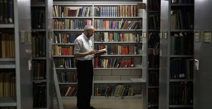 הספריה הלאומית במשכנה הישן. צילום: יעקב נחומי, פלאש 90 הספרייה הלאומית עוברת דירה: 46 אלף מ"ר, 11 קומות ו- 4 מיליון ספרים