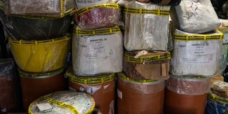 אריזות של סמים שנתפסו, במשרדי התובע הכללי של מקסיקו. צילום: סלוואן ג'ורג'ס, הוושינגטון פוסט