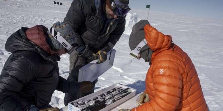 "שיניתם את מדעי הקרח": מסע החוקרים לתגלית בגרינלנד הקפואה
