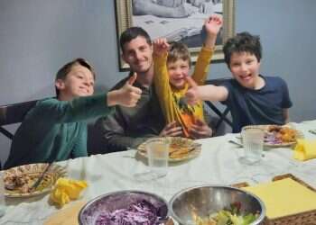 בחוץ יורים RPG, הנכדים איתי בממ"ד – ומשום מה חשבתי רק על האוסובוקו