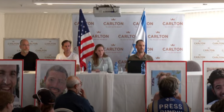 "ארה"ב צריכה לפעול למען הטוב": משפחותיהם של החטופים בעלי אזרחות אמריקנית קוראות לעזרה