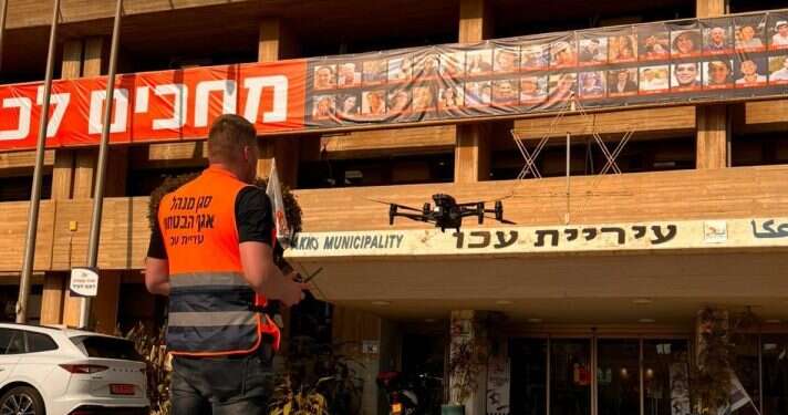 הפעלת רחפן בעכו- דוברות עיריית עכו הפקת לקחים: מעל 600 כיתות כוננות הוקמו מפרוץ המלחמה