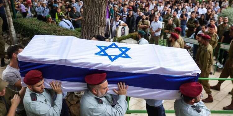 הלוויית צבאית, מלחמת חרבות ברזל, הר הרצל. צילום: EPA חרבות ברזל חללי צה"ל