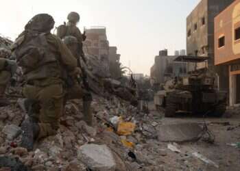 כוחות צה ביבשה באוויר ובים: צה״ל השתלט על מוצבי חמאס. 450 מטרות הותקפו