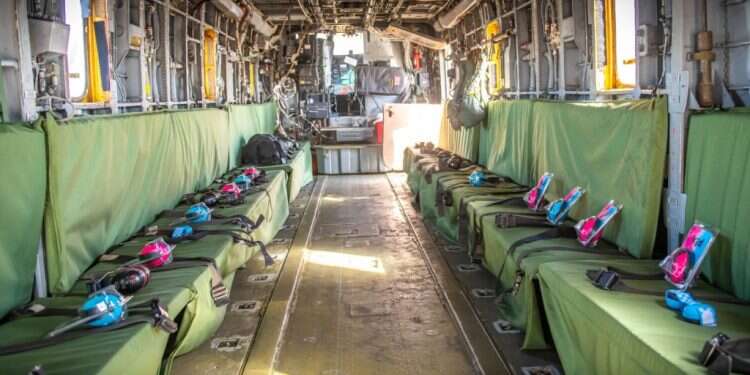 אוזניות רעש צבעוניות, משחקים לילדים ומעטפת רפואית: צה"ל נערך לקבל את החטופים