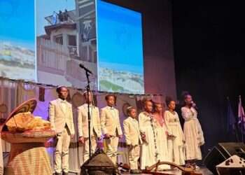 במקום הטקס המרכזי שבוטל: מאות עולים מאתיופיה שפונו חגגו את חג הסיגד בכרמל