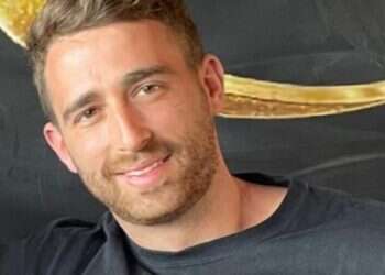 אחיות החטופים: "אני חושבת שהדבר הראשון שנעשה זה פשוט לשבת ביחד"