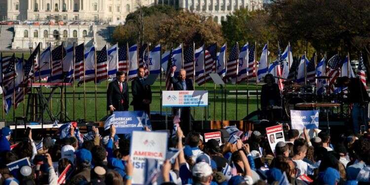 לקחו הימור וזכו בכל הקופה. ההפגנה בוושינגטון, השבוע. צילום: איי.אף.פי המסר שכדאי לישראלים ללמוד מעצרת הענק בוושינגטון
