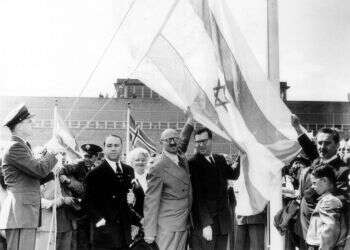 "מנהיג טוב מעמיד לו חסידים, מנהיג גדול מעמיד מנהיגים"