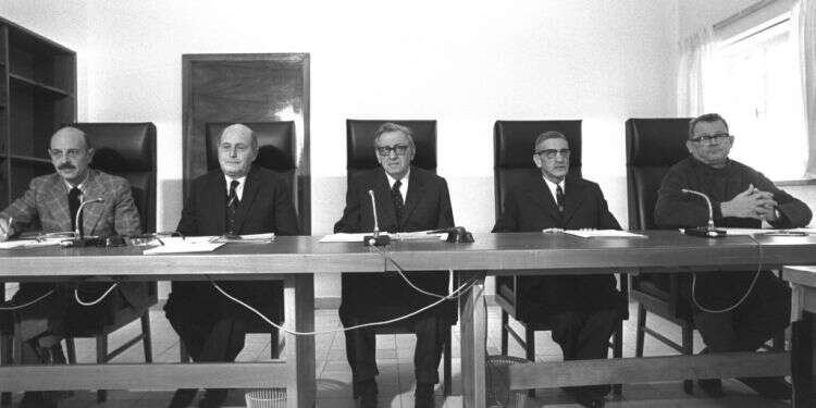 ועדת אגרנט - ועדת החקירה הממלכתית למלחמת יום הכיפורים. צילום: סער יעקב - לע לבוגרי ועדת אגרנט יש המלצות לוועדת החקירה שבוודאי תקום