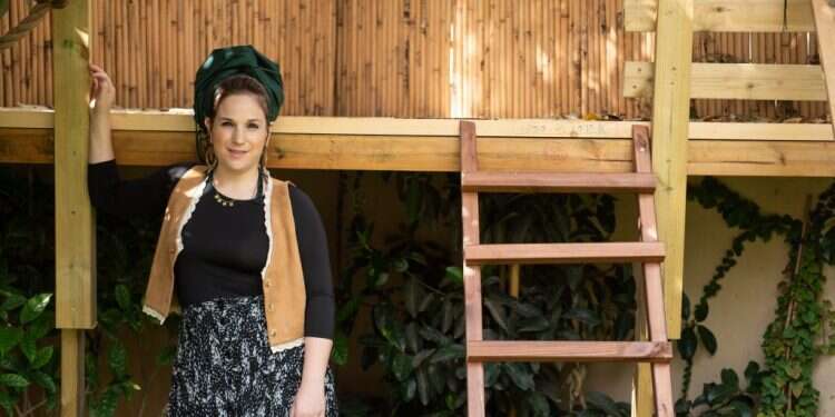 הדסה בן ארי. צילום: אביטל הירש הדסה וחנן בן ארי רותמים כל אחד את כשרונו לטובת המורל הלאומי