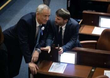 ניסיונות לגישור בין גנץ לסמוטריץ': דריכות לקראת אישור השינויים בתקציב הממשלה