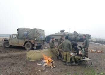 חורף בצה חלפ"סים, חרמוניות ואוהלים מבודדים: הלוחמים בצפון נערכים לחורף