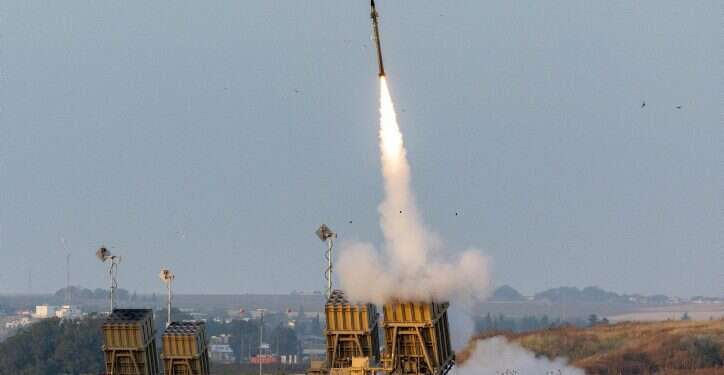 הפריסה הגדולה ביותר של סוללות הגנה אווירית: אלפי רקטות יורטו