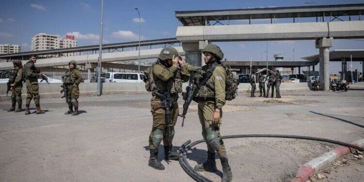 עטופה בדגל חמאס: מחבלת ניסתה לבצע פיגוע דקירה במזרח ירושלים