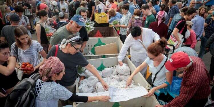 שוק תוצרת חקלאית מעוטף עזה. צילום: נועם ריבקין פנטון, פלאש 90