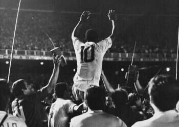 בישראל ובעולם: היסטוריה של ליגות כדורגל תחת אש