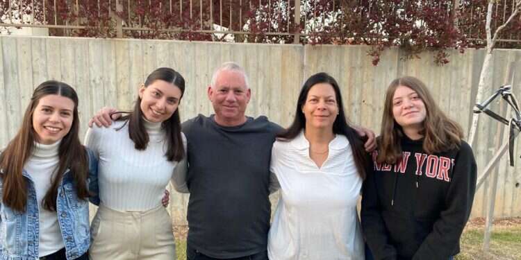 האב שנעלם, האם שגורלה לא נודע: סימני השאלה שמלווים את ניצולי בארי