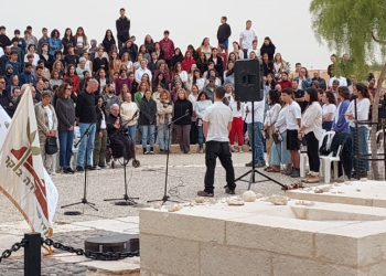 יובל למותו, זכה בן־גוריון לאזכרה העממית שתמיד רצה