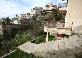 מבט על כמה מהבתים בכפר הדרוזי דלית אל כרמל. צילום דורון הורוביץ/פלאש90 ועדת הפנים אישרה: 1100 דונם מהגן הלאומי יועברו לטובת בנייה בדלית אל-כרמל