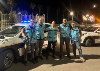 מתנדבים במסגרת יוזמת אלומה בנהריה. צילום: באדיבות עיריית נהריה