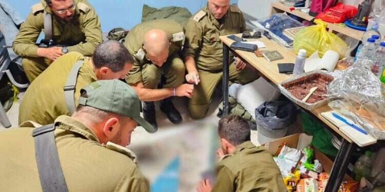 פלאפל בלב עזה: כך מכניס צה"ל אספקה לחיילים בלילות הלחימה