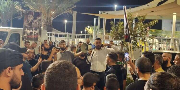 "אין פתרון – רק עקירת הכובש": צעדת תמיכה בחמאס באום אל-פאחם