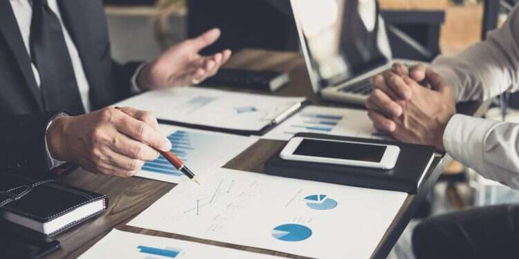 אילוסטרציה. צילום: שאטרסטוק "הקמנו פה חמ"ל נשיקות. ההזמנה הזאת חיממה לנו את הלב"