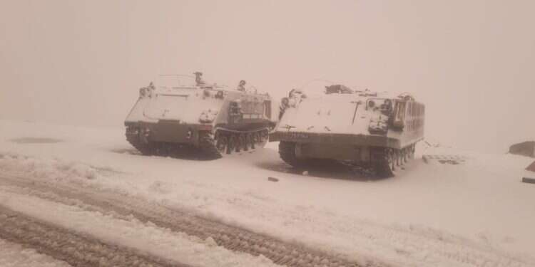 שלג בפסגת החרמון. .צילום: אתר החרמון שלג ראשון בפסגת החרמון