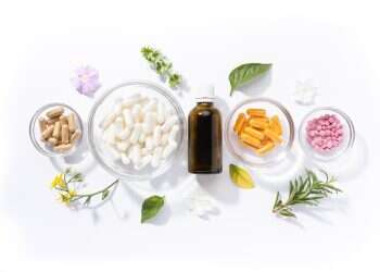 חרדה, קשיי הירדמות ונשירת שיער: פתרונות טבעיים להורדת מתח