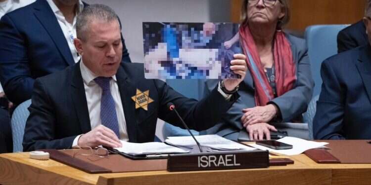 גלעד ארדן בדיון על הנשים בעזה. צילום: ÜN photo/Evan Schneider "מה עם כבודה של נעמה?": ארגון הנשים של האו"ם בדו"ח על מספר האלמנות הפלסטיניות בעזה