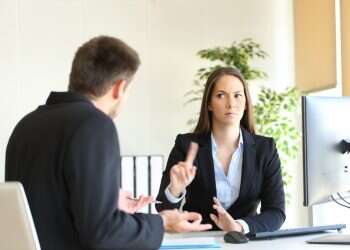 שקופים במלחמה: המדינה מתעלמת מהעובדים השעתיים