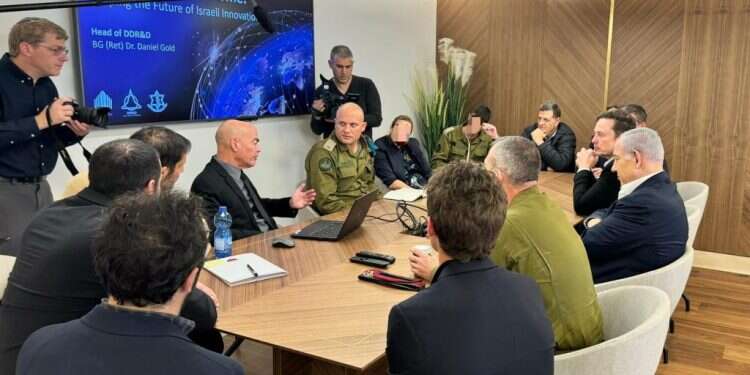 אילון מאסק סייר עם נתניהו בעוטף וצפה ב"סרט הזוועות"