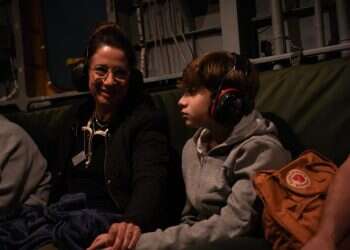 עדויות הילדים החטופים נחשפות: "הכריחו אותם לצפות בסרט הזוועות"