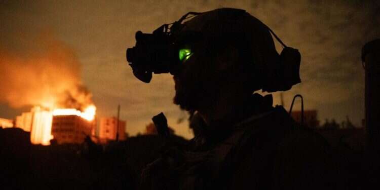 כוחות צה״ל במהלך ההשתלטות על המעגן המרכזי ברצועת עזה. צילום: דובר צה