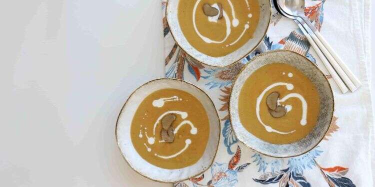 מרק בטטה וערמונים. צילום: אפרת ליכטנשטט מרק חם ובריא לחורף: מתכונים למאכלים עם ערמונים