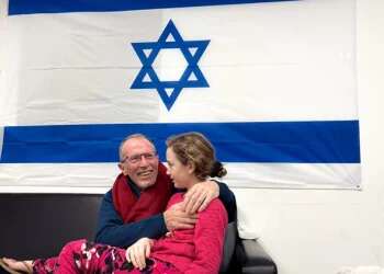 בדמעות וחיבוקים: החטופים ששוחררו אוחדו עם משפחותיהם