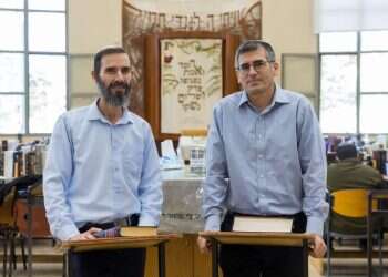 הרב וולפסון (מימין) והרב עיטם