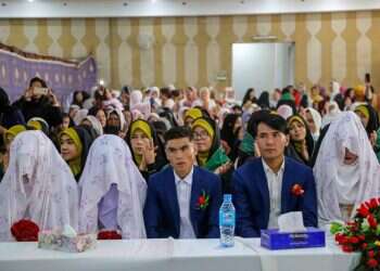 50 זוגות, חתונה אחת: כך מוזילים חתונות באפגניסטן