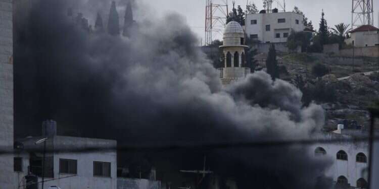 מבצע צבאי במחנה הפליטים ג'נין, דצמבר 23/. צילום: EPA מטענים, מעבדות וחמ"לי תצפית: המחבלים בג'נין לא עוצרים לרגע