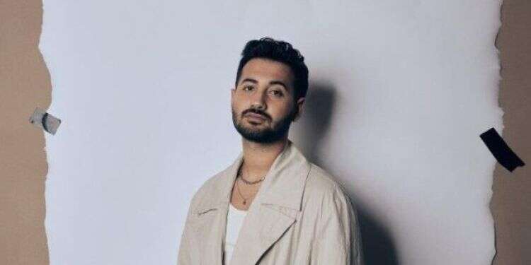 יגל אושרי. צילום: שילת מזרחי. ע. צלמת: בתשבע סימן–טוב, איפור ושיער: דניאלה בר–דוד