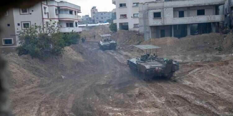 תיעוד: מחבל יורה אל כוח צה"ל – שמשיב אש ומחסל אותו