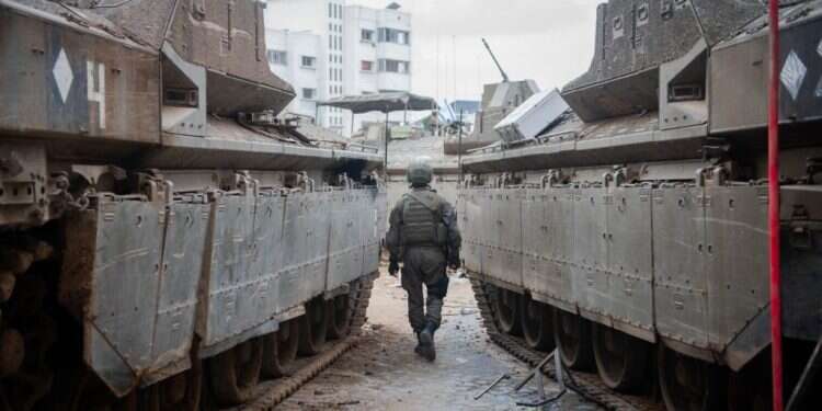 צה"ל תקף מעל 300 מטרות במהלך היממה האחרונה; עשרות מחבלים חוסלו