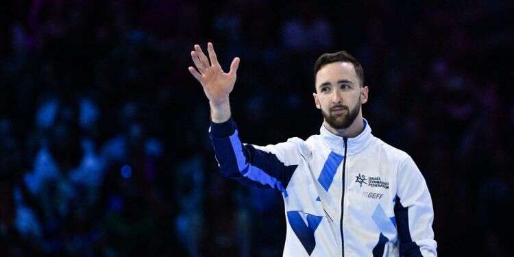 ארטיום דולגופיאט.