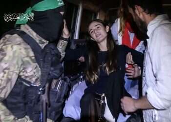 "כדי שייראו מאושרים": חמאס נתנו כדורי הרגעה לחטופים ששוחררו