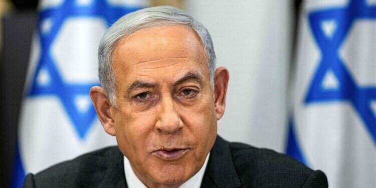 ראש הממשלה בנימין נתניהו. צילום: AFP השמדה, פירוז, שלום: נתניהו חשף את מטרות המלחמה מול חמאס