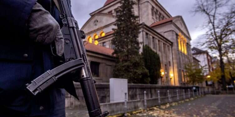 גרמניה: 3 אנשי חמאס נעצרו בחשד לתכנון פיגועים נגד יהודים באירופה