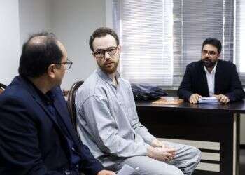 אחרי 600 יום בכלא: איראן מאשימה דיפלומט שוודי בריגול למען ישראל