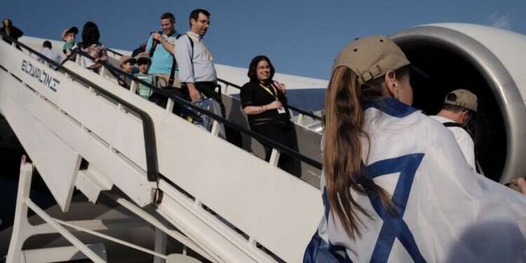 עולים בנתב גם מארצות ערב: אלפי עולים חדשים מאז פרוץ המלחמה